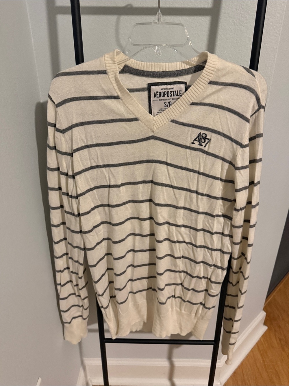 Aeropostale Men's Cream and Gray Striped V-Neck Sweater